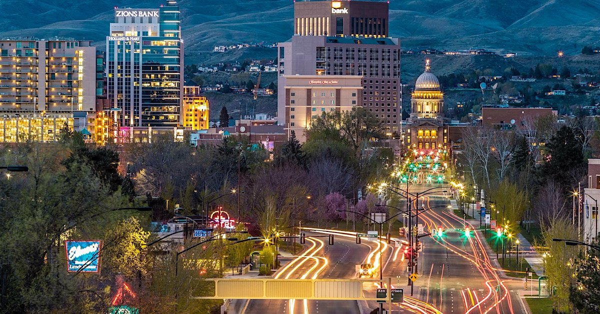 Boise, Idaho skyline with city traffic at dusk, time-lapse view