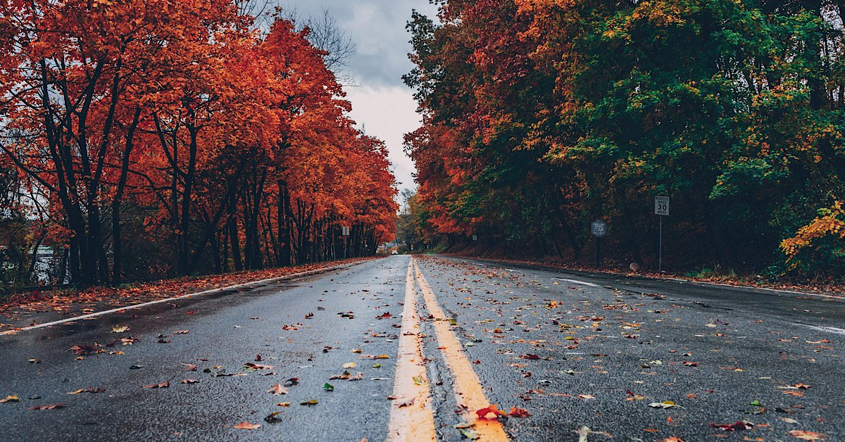 Pennsylvania highway with beautiful fall leaves